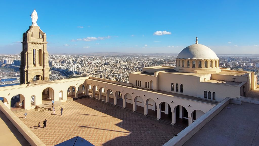 رئيس أساقفة الجزائر: “الزيارة التاريخية لبابا الفاتيكان ستكون زاخرة بالدلالات”