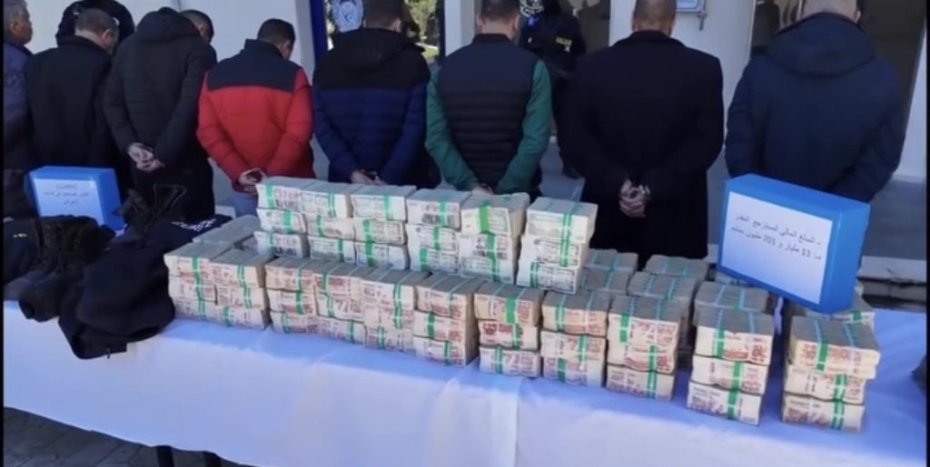 عصابة تستولي على أحد فروع بنك الخليج بطريقة سينمائية في قبضة الأمن الجزائري