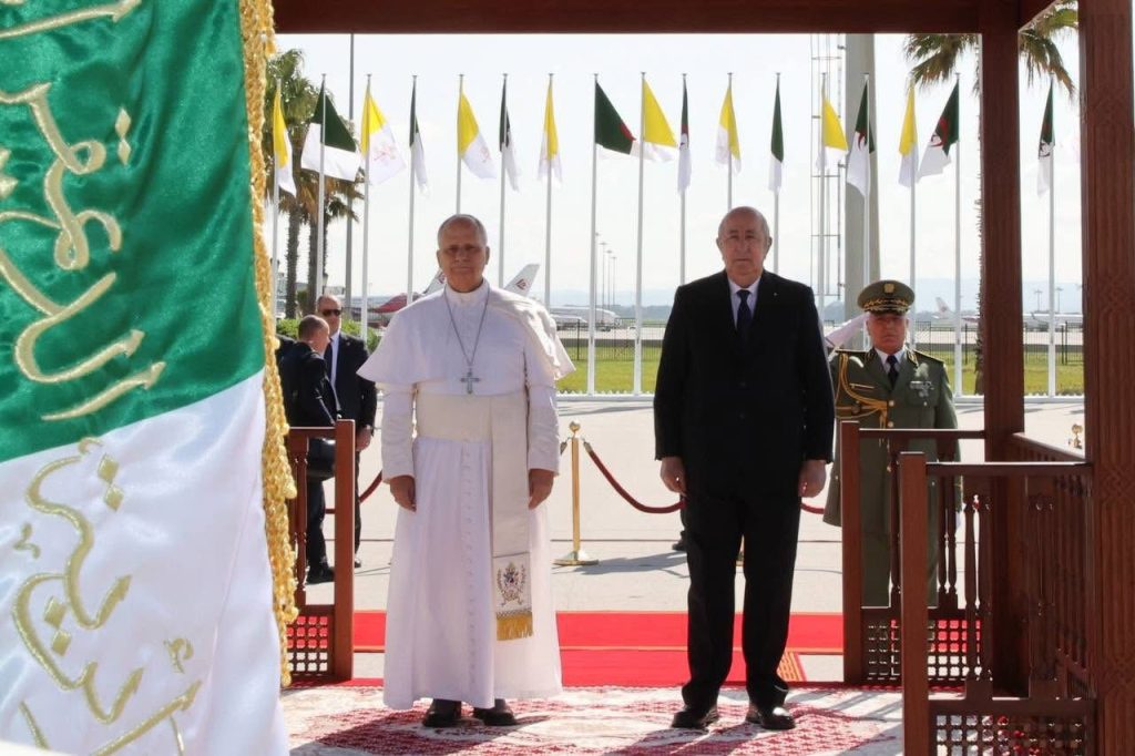 بابا الفاتيكان يوجه رسالة إلى الرئيس تبون بعد زيارة تاريخية إلى الجزائر