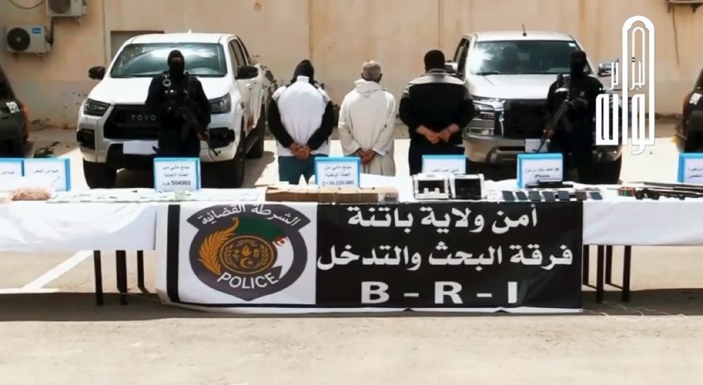الأمن الجزائري يطيح بشبكة إجرامية مختصة في تبييض الأموال ويسترجع 31 مليار سنتيم