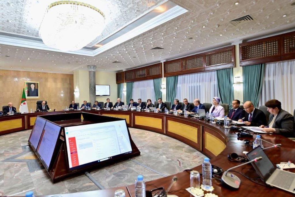 ملف تشغيل اليد العاملة الأجنبية بالجزائر تحت مجهر الحكومة