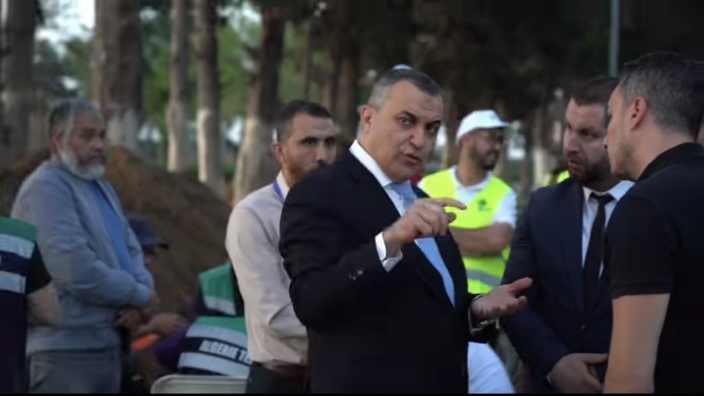 عمليات سرقة وتخريب للكوابل النحاسية يتسبب في انقطاع الأنترنت غرب العاصمة الجزائرية