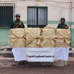 الجيش الجزائري يتصدى لمحاولة إغراق البلاد بـ5 قناطير كيف مغربي!