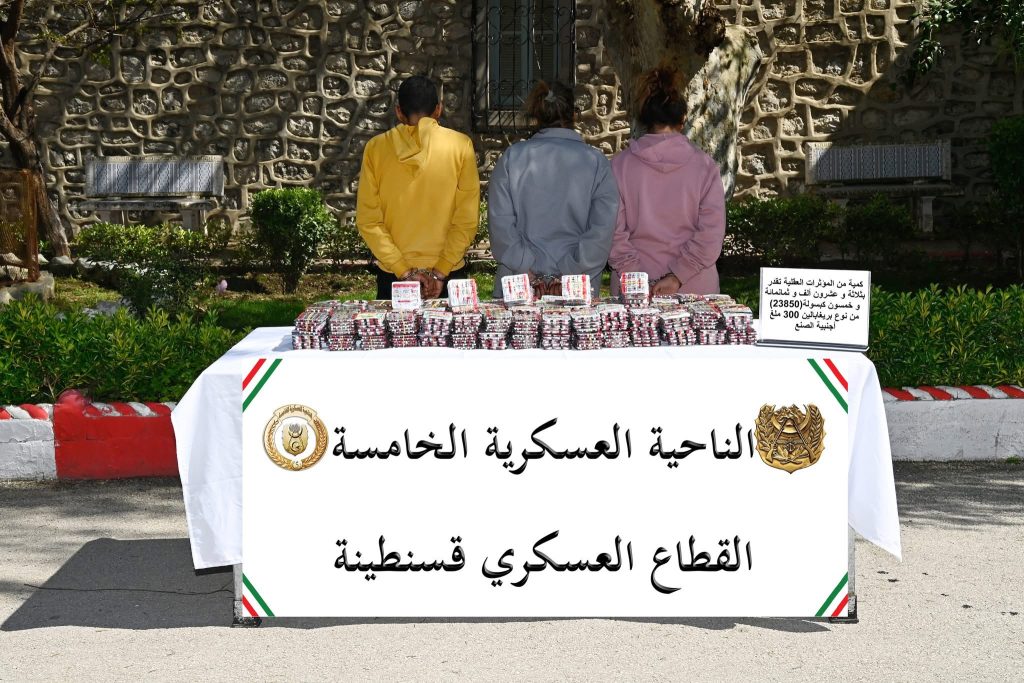 الجيش الجزائري يتصدى لمحاولة إغراق البلاد بـ5 قناطير كيف مغربي!