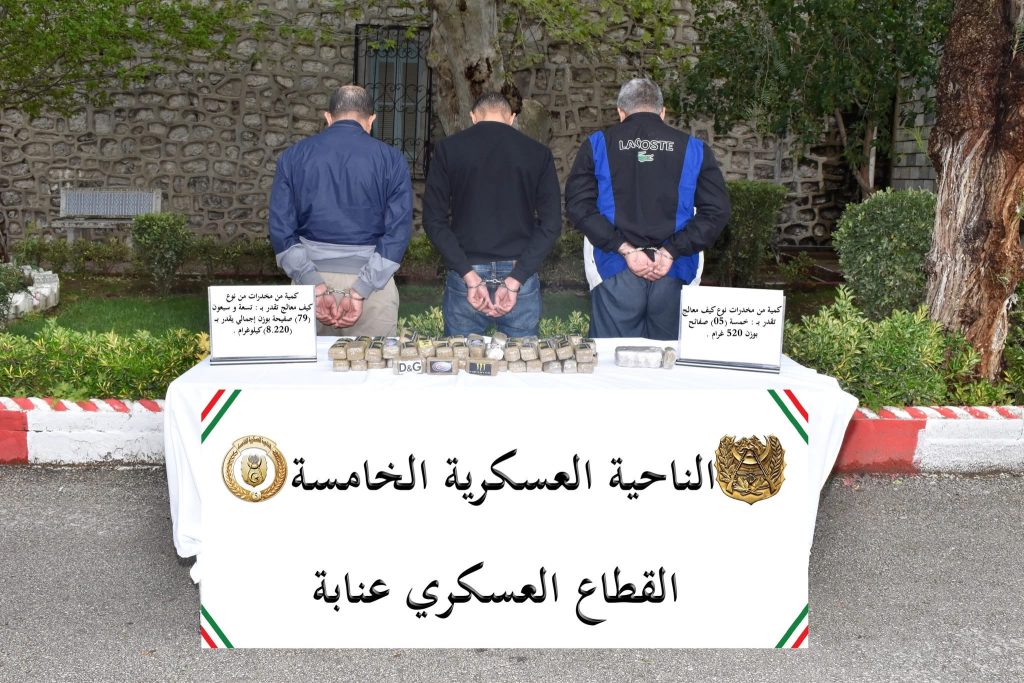 الجيش الجزائري يتصدى لمحاولة إغراق البلاد بـ5 قناطير كيف مغربي!