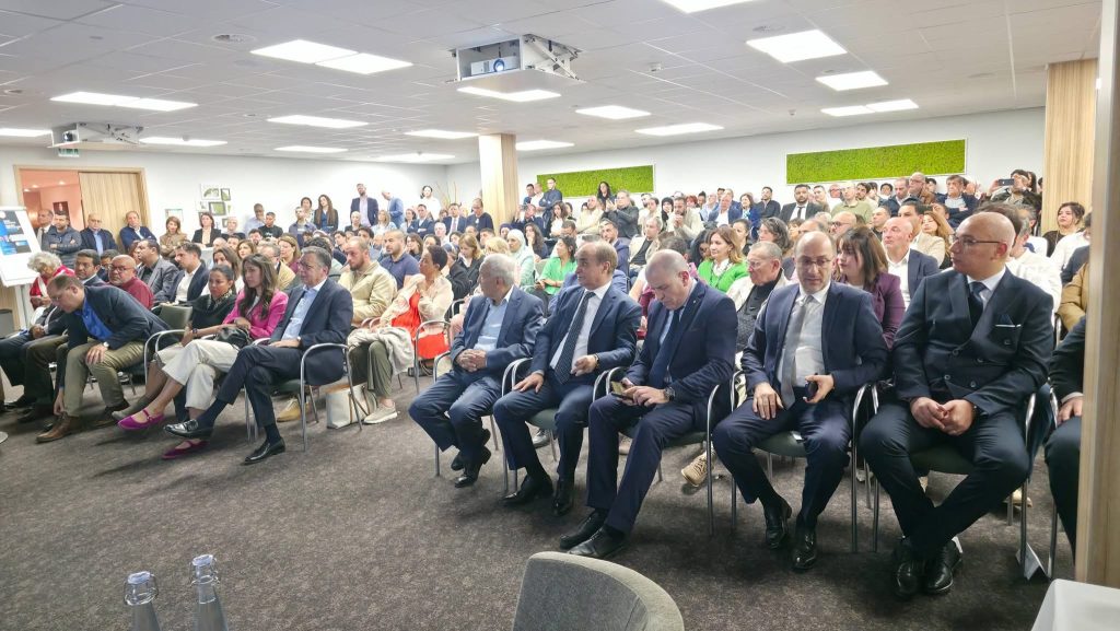 مساهمة الجالية في المسار التنموي تحظى باهتمام بالغ من السلطات الجزائرية