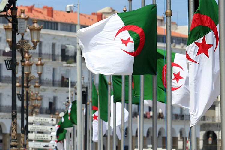 صدور القانون العضوي المتعلق بتنظيم الأحزاب السياسية في الجزائر