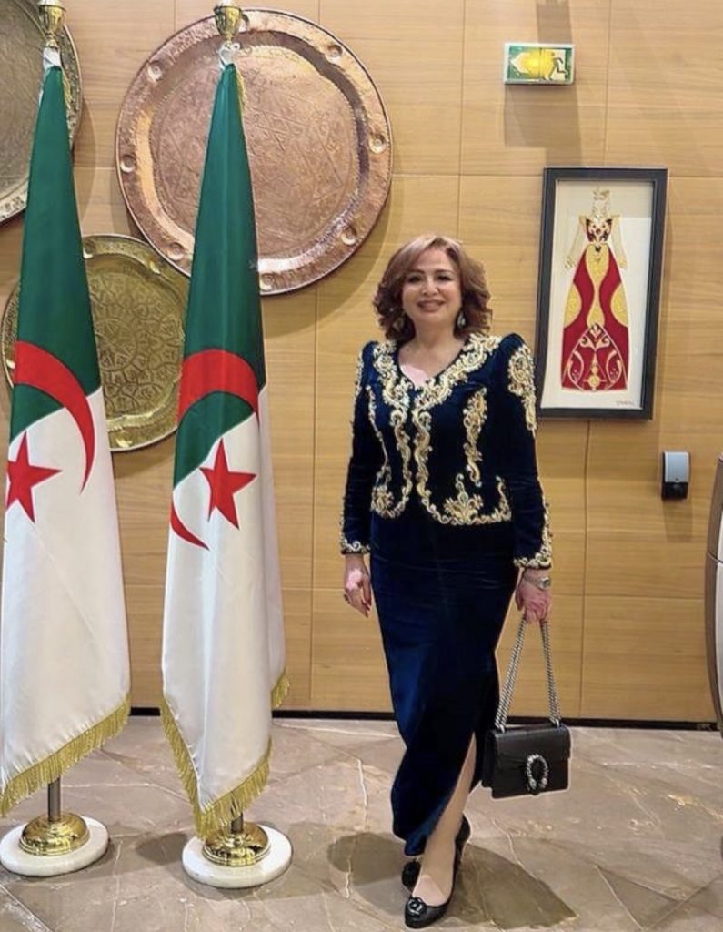 افتتاح مهرجان عنابة للفيلم المتوسطي.. حضور لافت للأزياء التقليدية الجزائرية
