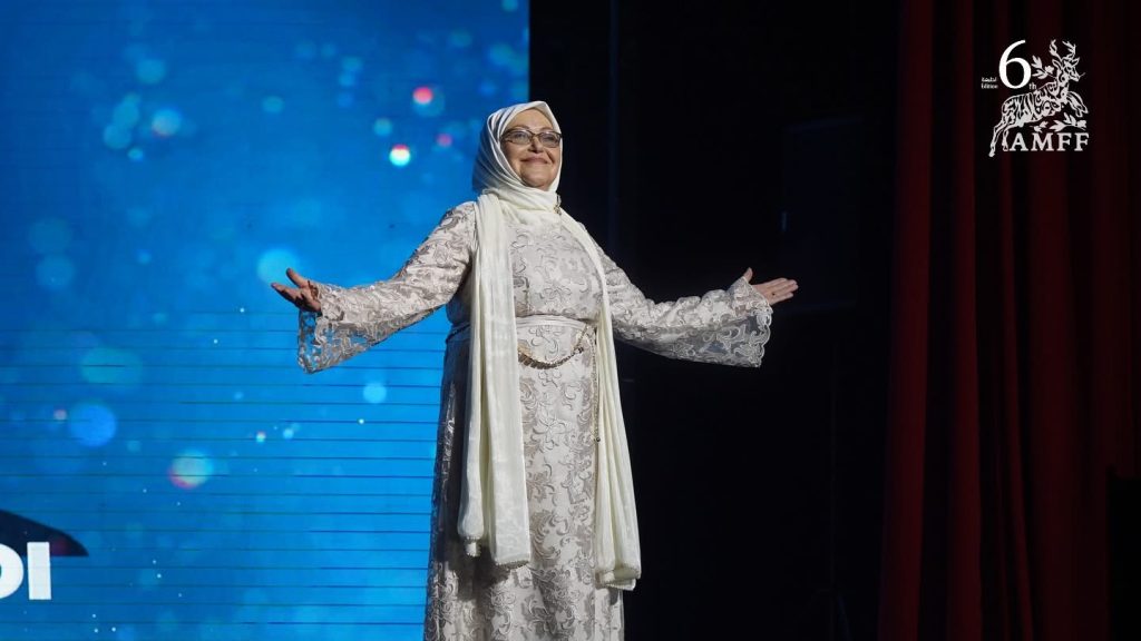 افتتاح مهرجان عنابة للفيلم المتوسطي.. حضور لافت للأزياء التقليدية الجزائرية