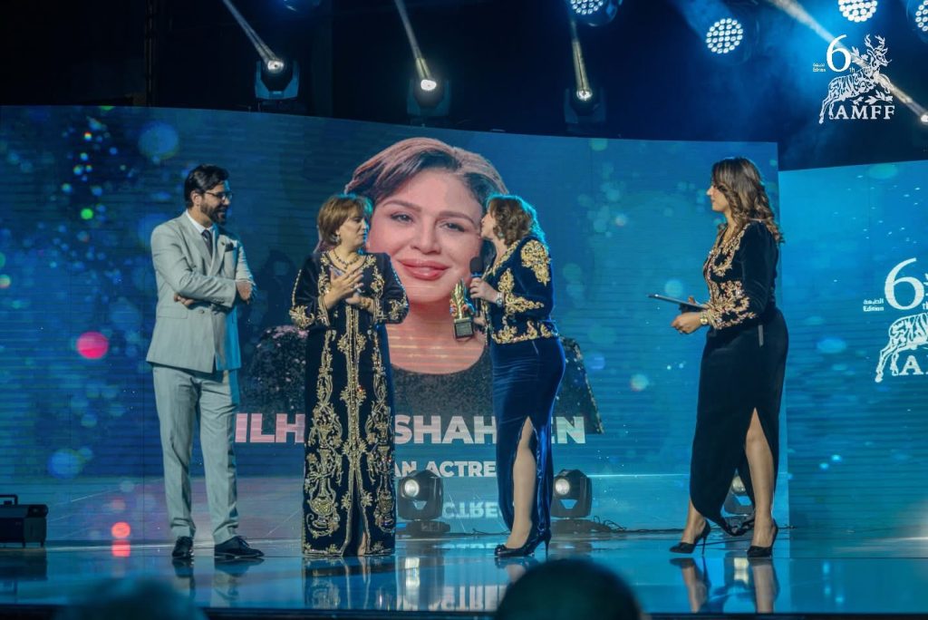 افتتاح مهرجان عنابة للفيلم المتوسطي.. حضور لافت للأزياء التقليدية الجزائرية 