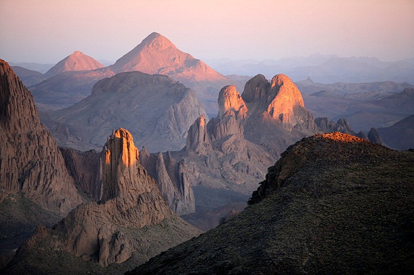750 ألف سائح زاروا الجنوب الجزائري الكبير في 2025