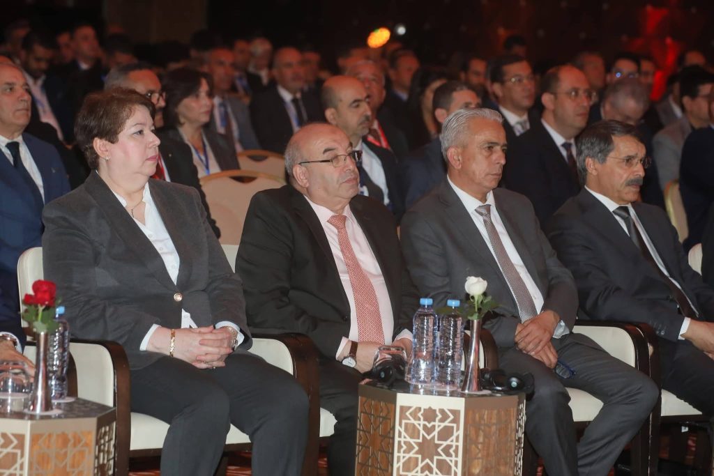 الجزائر تعتزم التحول إلى قطب طاقوي إقليمي في 2030