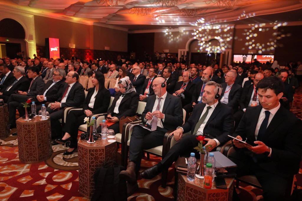 الجزائر تعتزم التحول إلى قطب طاقوي إقليمي في 2030