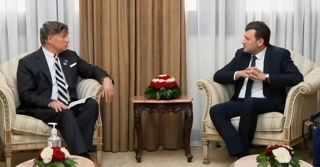وزير الفلاحة الجزائري يكشف عن فحوى لقائه بنائب وزير الخارجية الأمريكي