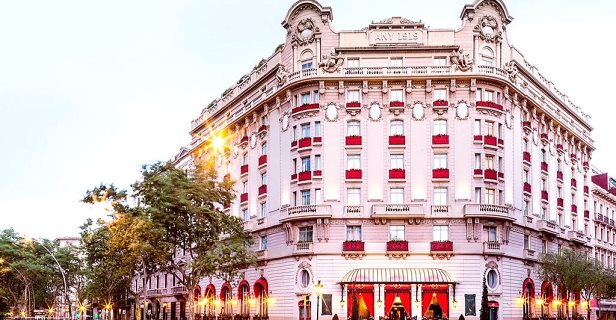 الجزائر تعرض فندق El Palace الفاخر ببرشلونة للبيع في صفقة تتجاوز 100 مليون يورو