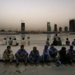 تسريحات جماعية وصمت رسمي: أزمة العمالة الوافدة في الإمارات تتفاقم مع تداعيات الحرب