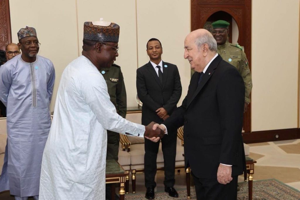 Le ministre de l’Intérieur du Niger a été reçu officiellement par le président Tebboune