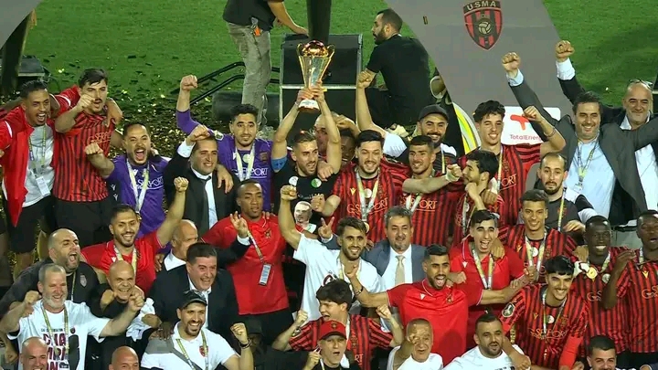 USM ALGER crowned champions of the Confederation cup winners!