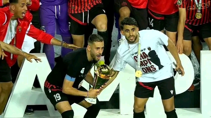 USM ALGER crowned champions of the Confederation cup winners!