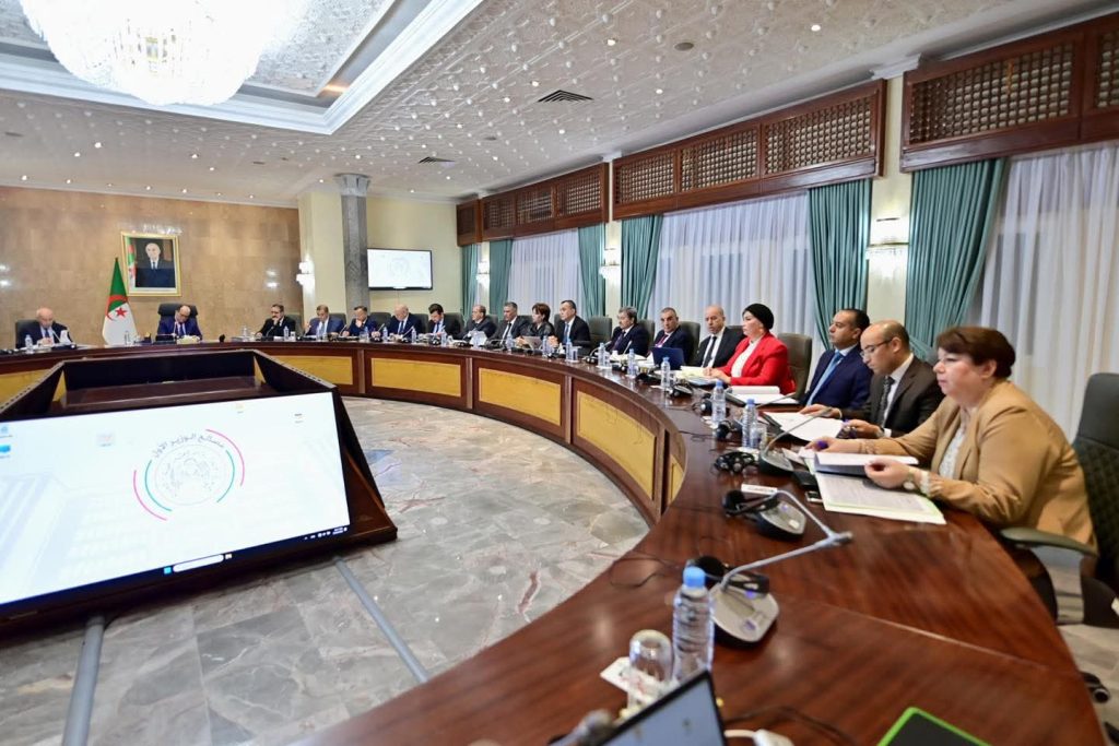 الخطة التنفيذية لإنجاز الخريطة الاجتماعية على طاولة الحكومة الجزائرية
