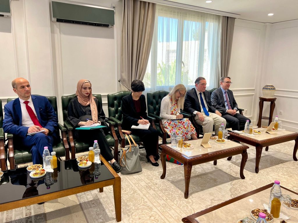 الجزائر تفتح أبواب الاستثمار أمام مراكز الفكر الأمريكية