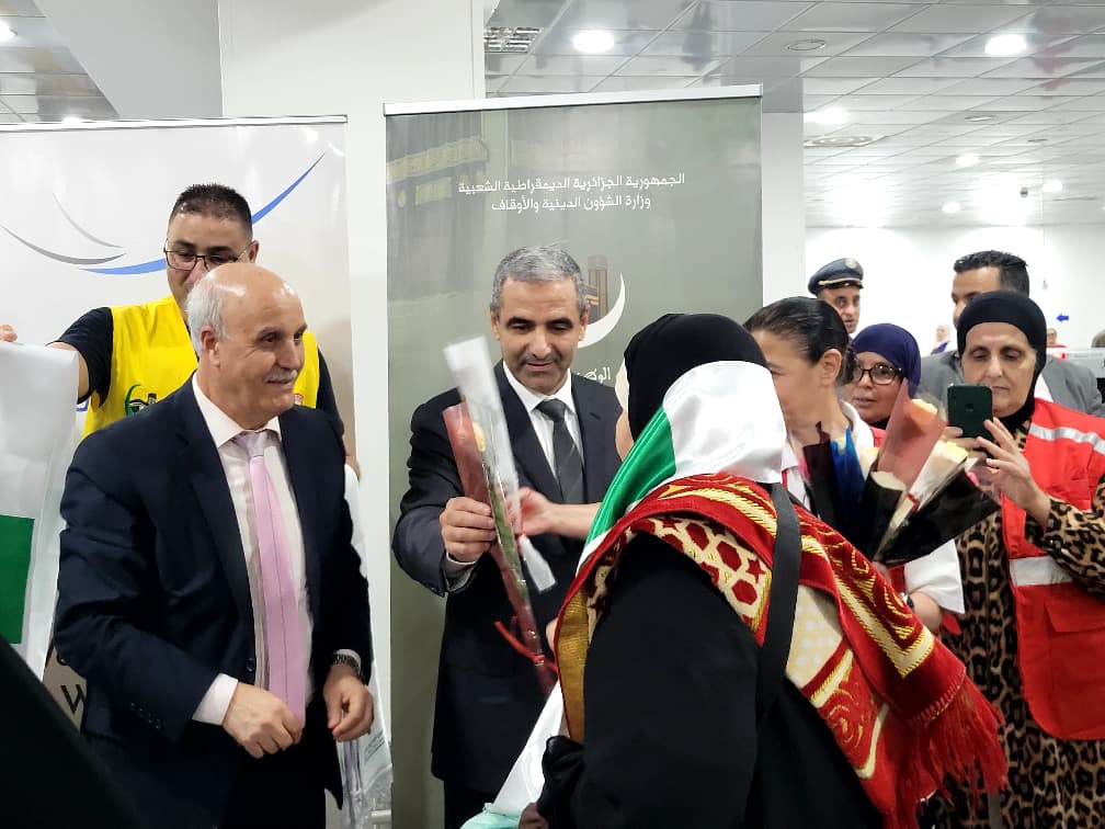 الجزائر تستقبل أول فوج من حجاجها العائدين من البقاع المقدسة