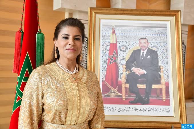 سفارة المغرب بفرنسا ترسل مرتزقة للتشويش على جناح الجزائر بمعرض باريس.. وصدامات بين جزائريين ومغاربة!
