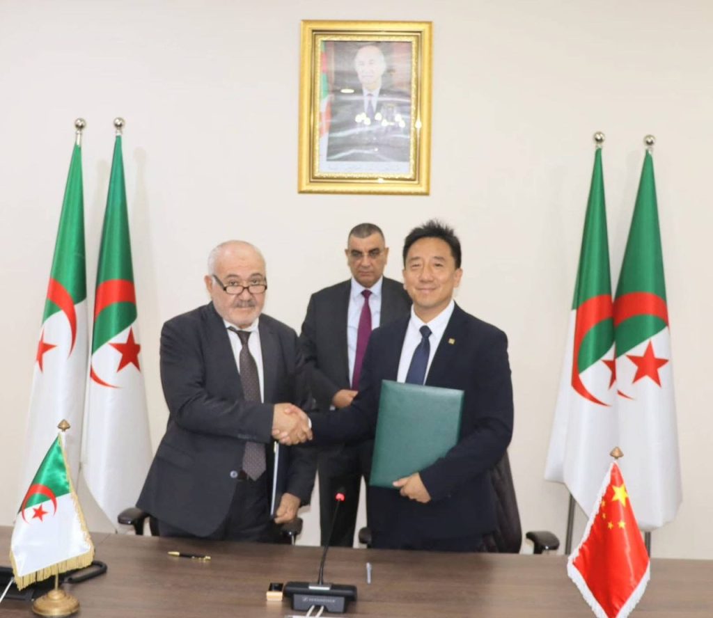 Accord algéro-chinois pour le développement des travaux de dragage portuaire