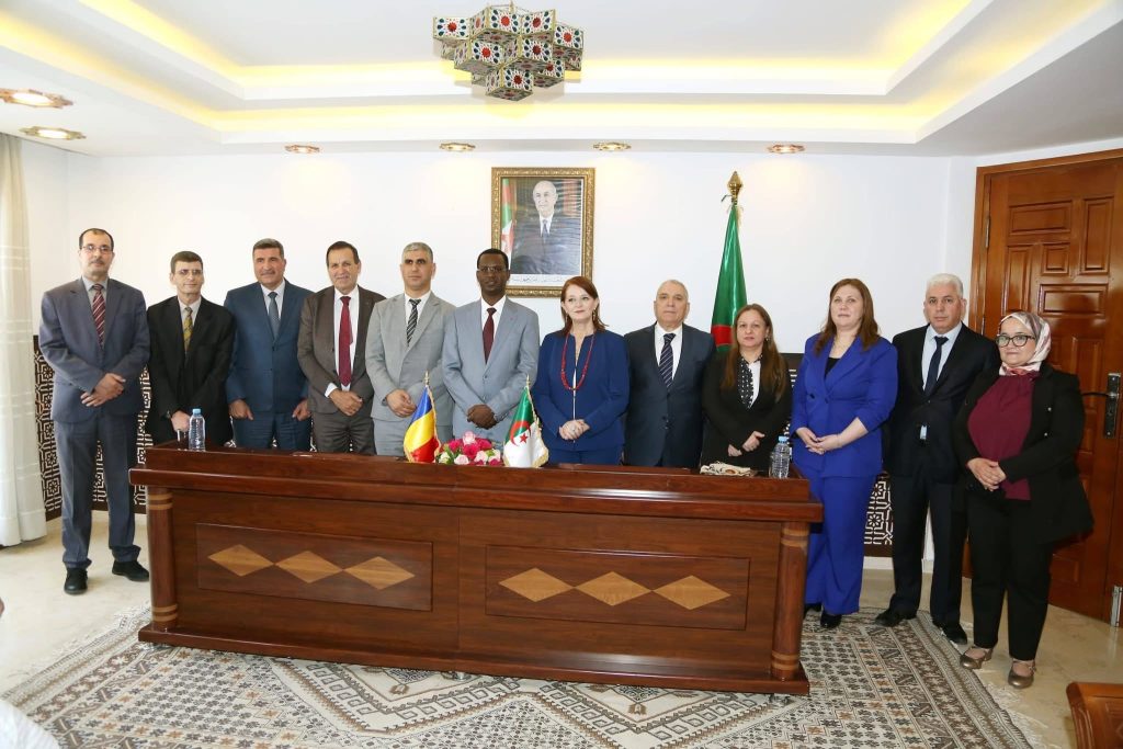 الجزائر والتشاد توقعان على إتفاقيتين للتعاون في مجال السياحة و الصناعة التقليدية