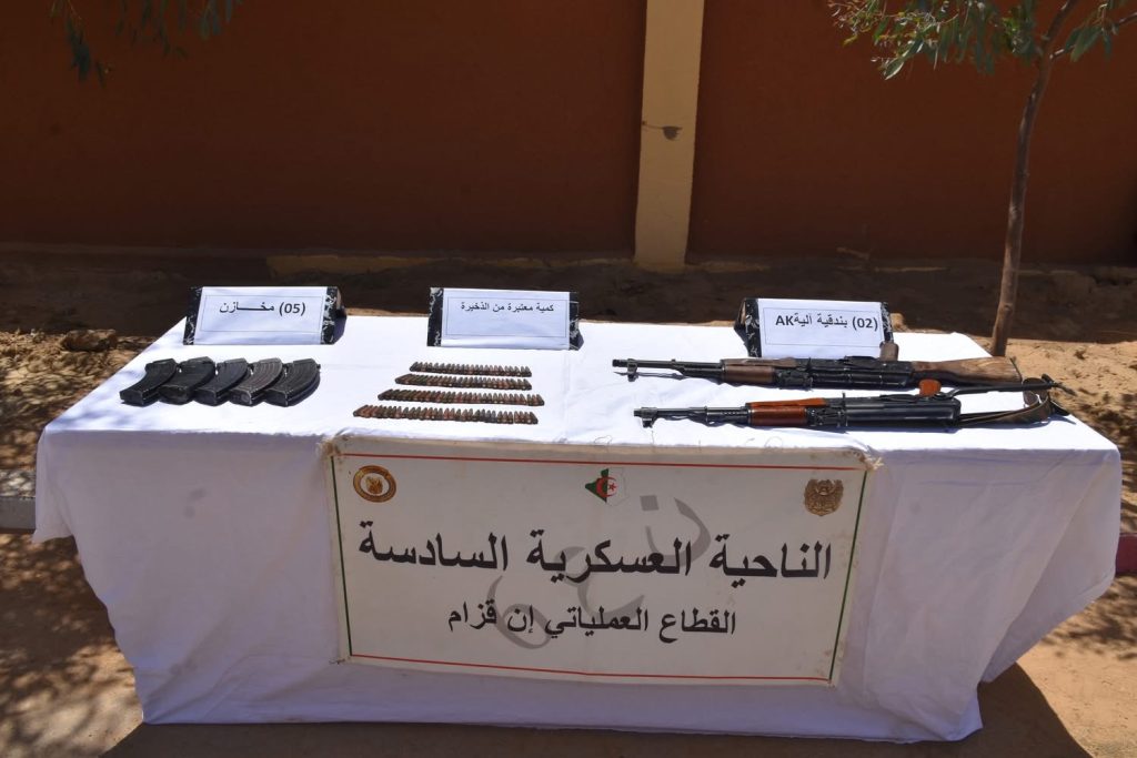 الجيش الجزائري يوقف 84 بارون مخدرات ويحجز 9 قناطير كيف مغربي