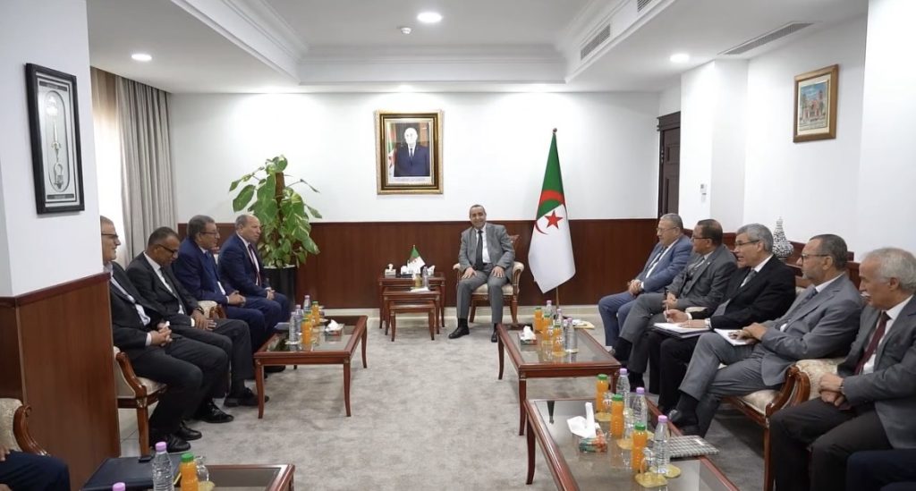 الجزائر تدرس إنشاء أكبر محطة كهرباء في شمال أفريقيا