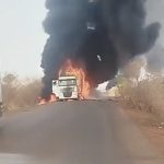 إحراق شاحنات مغربية في مالي ضمن حصار باماكو