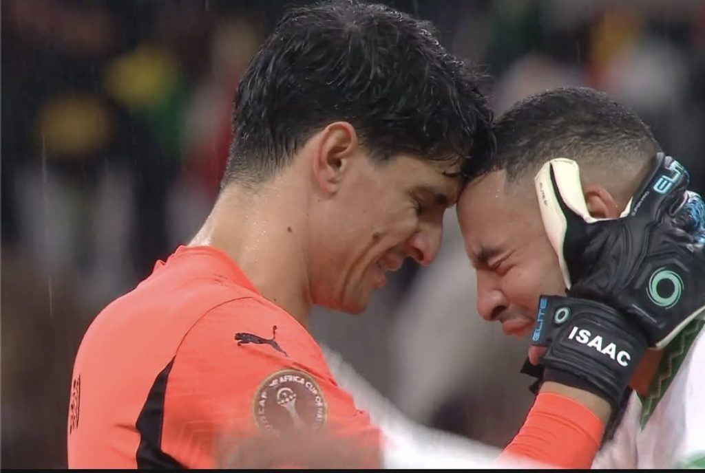 الملاعب المغربية.. ساحة للانتكاسات والأحلام المتبخرة!