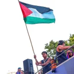 رئيس وزراء إسبانيا يدافع عن لامين يامال بعد رفعه العلم الفلسطيني