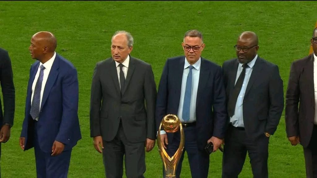 الملاعب المغربية.. ساحة للانتكاسات والأحلام المتبخرة!