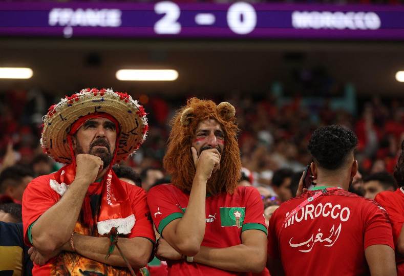 الملاعب المغربية.. ساحة للانتكاسات والأحلام المتبخرة!