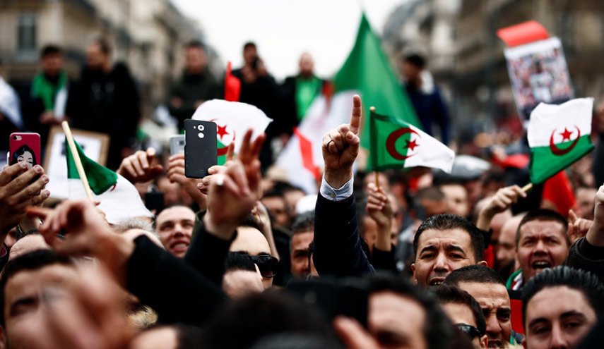تقرير دولي : الجزائريون أكثر شعوب العالم استعدادا للقتال دفاعا عن الوطن