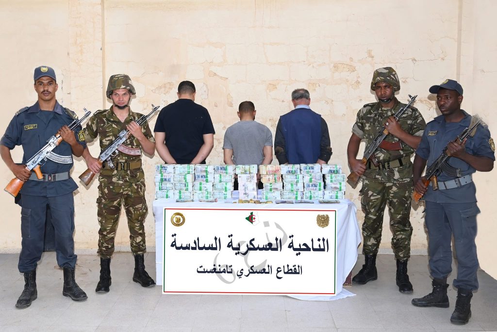 الجيش الجزائري يحبط محاولة إغراق البلاد بـ 5 قناطير كيف قادم من المغرب