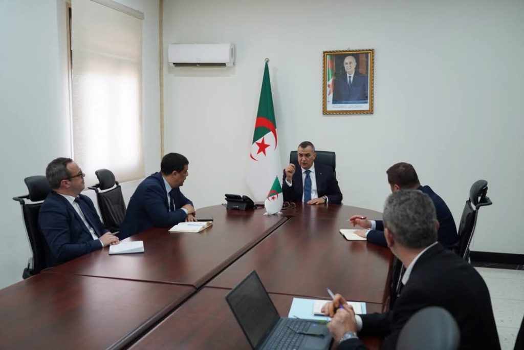 الجزائر تطلق مشروع 5G LTE .. تغطية شاملة بالألياف البصرية في عام 2027