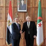 هذه أبرز الملفات والقضايا التي ناقشها وزير الخارجية الجزائري مع نظيره المصري!