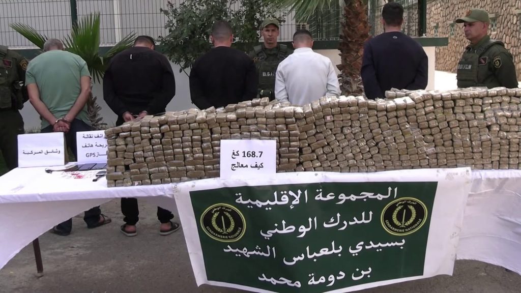 الدرك الجزائري يوقف 5 بارونات مخدرات ويحجز قنطار كيف معالج غرب البلاد