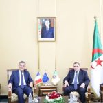 وزير العدل الجزائري يجري مباحثات مع نظيره الفرنسي .. ملفات تسمم العلاقات الجزائرية الفرنسية