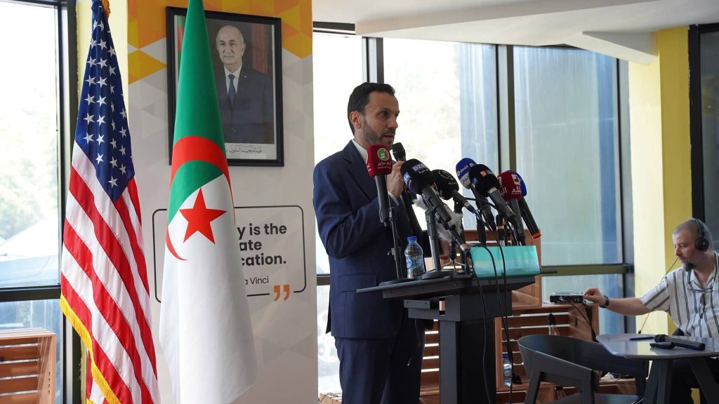 الجزائر والولايات المتحدة تطلقان برنامجا لتطوير تسويق الملكية الفكرية ونقل التكنولوجيا