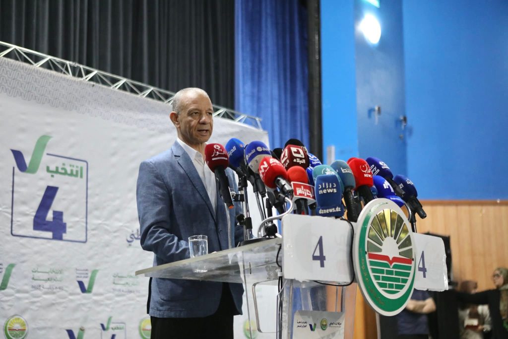 نحو برلمان قوي.. الأحزاب تدعو الجزائريين إلى التوجه بقوة إلى صناديق الاقتراع