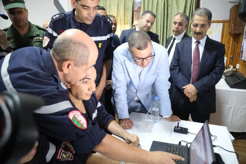الجزائر ترفع جاهزيتها لموسم الحرائق.. مناورة ميدانية واسعة بالشريعة