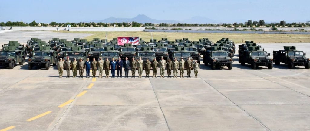 الجيش التونسي يستلم 48 مركبة عسكرية أميركية مدرعة من نوع “HMMWV”
