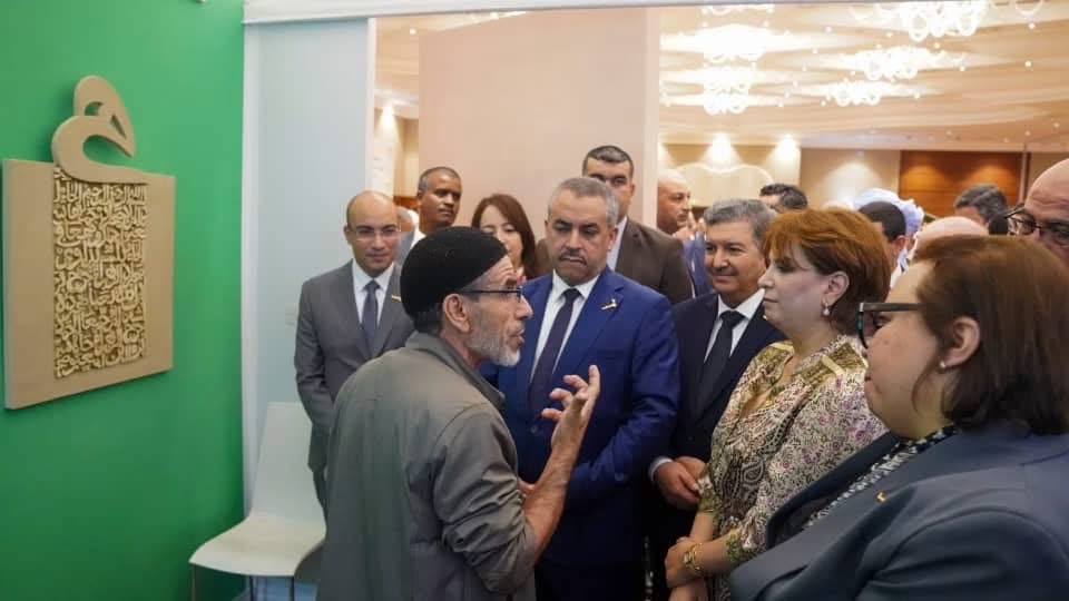 تدشين معرض التراث المخطوط على هامش ملتقى “طرق الحبر في الجزائر”