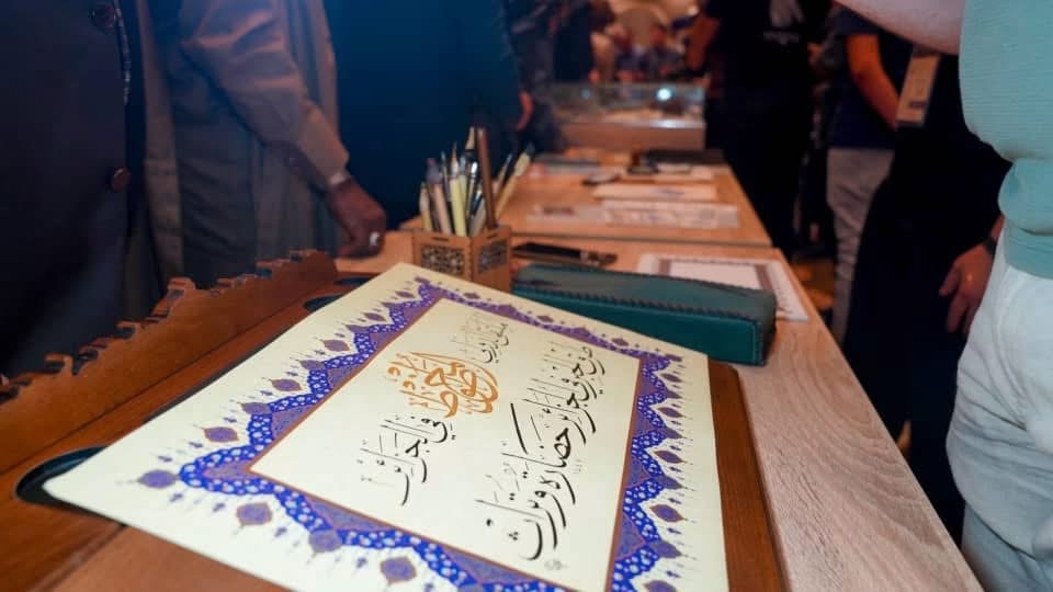 تدشين معرض التراث المخطوط على هامش ملتقى “طرق الحبر في الجزائر”