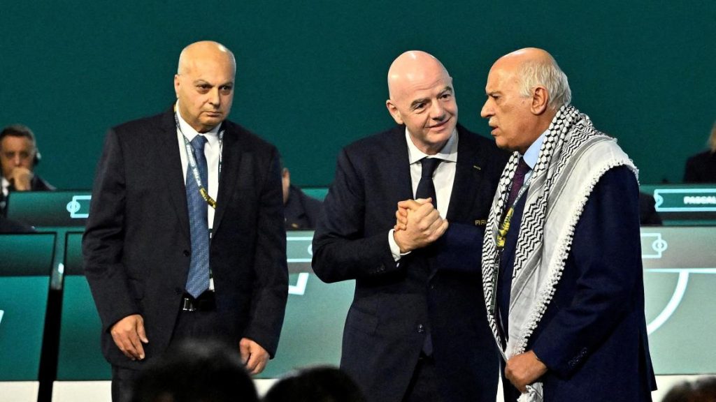 رئيس الاتحاد الفلسطيني يكشف: لم أحصل على تأشيرتي دخول أميركا وكندا للمونديال