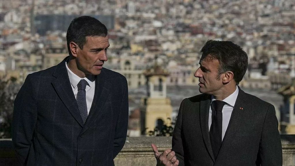 ماكرون: فرنسا ترفض إنشاء مراكز لترحيل المهاجرين خارج الاتحاد الأوروبي